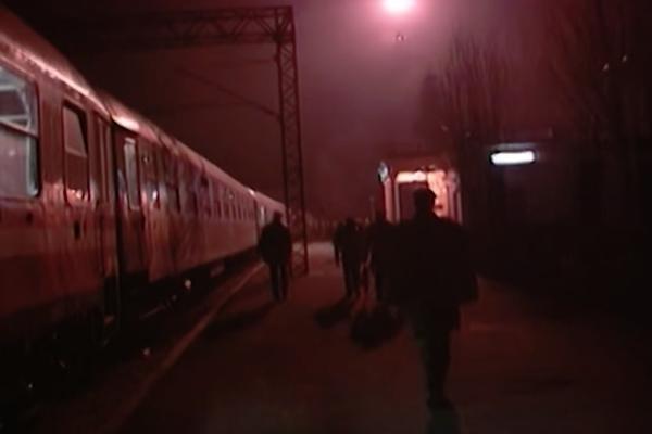 OVAKO SU SRPSKE MAJKE SINOVE ISPRAĆALE U RAT: Potresni prizori iz 1999. godine