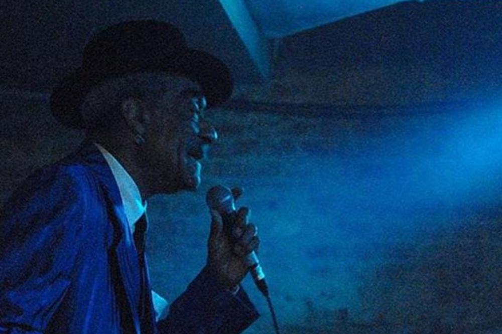 PREMINUO POZNATI PEVAČ KOJI SE DUGO BORIO SA NARKOMANIJOM: Ostavio je neizbrisivi trag!