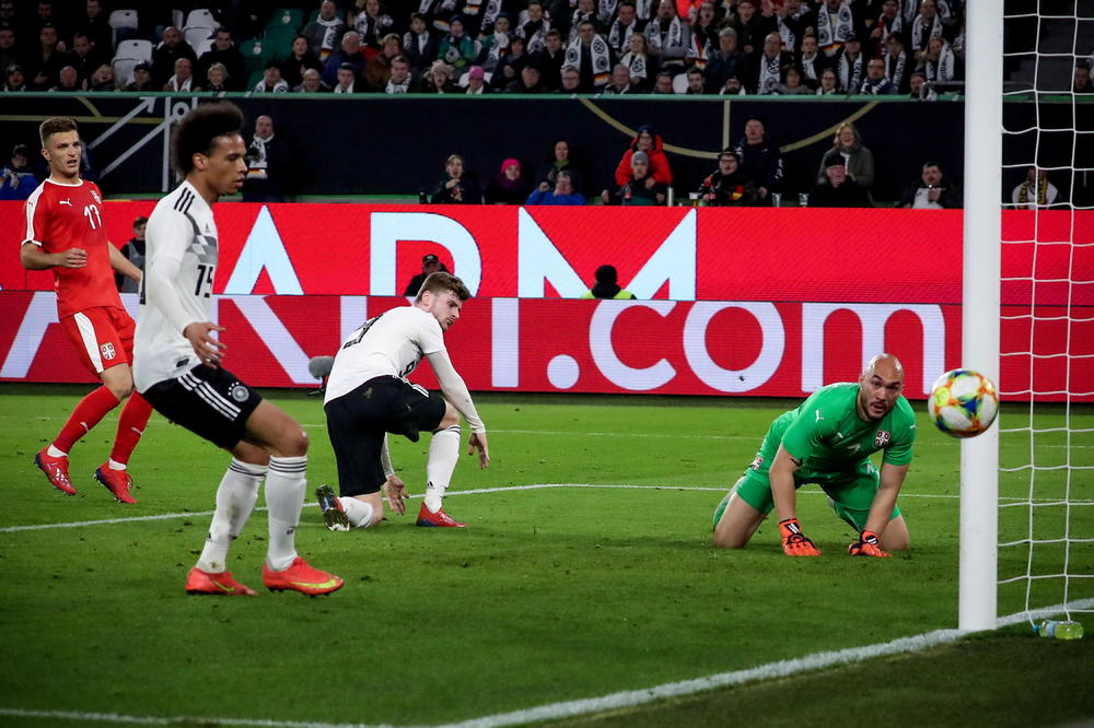 ZATVORIO MU ŠALTER: Ako skuplja sličice, Verner će od večeras Dmitrovića da lepi naopako!