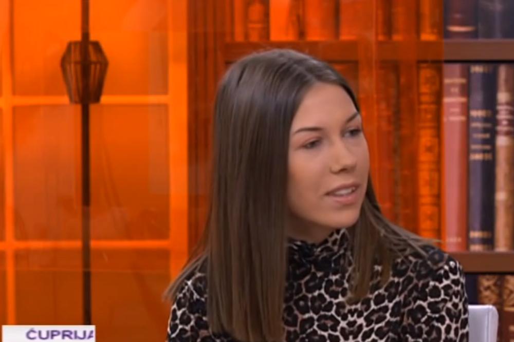 MILIJANA OBRADOVALA GLEDAOCE U KASNE SATE! Skinula se pred kamerama, a TANGE samo sevaju