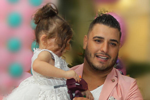 SREĆA DO NEBA! Darko Lazić posle NEKOLIKO MESECI video ĆERKU: Slike govore 1.000 REČI kako je SUSRET PROŠAO (FOTO)