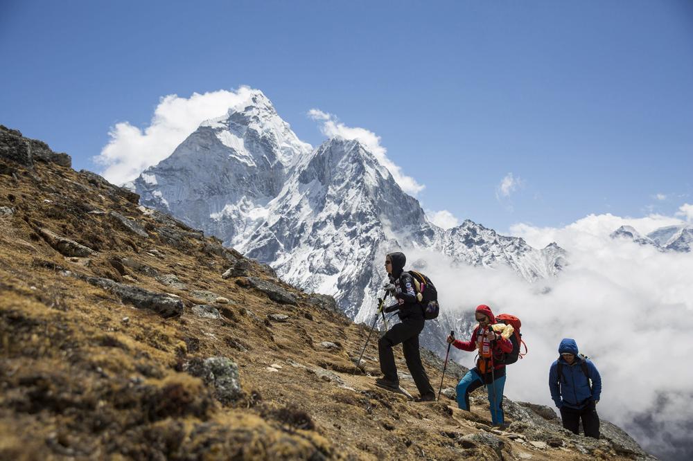 NEVEROVATNO! Žarište KORONE na Mont Everestu, kažu da najmanje 100 planinara IMA VIRUS