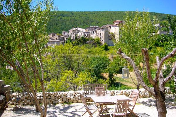 U OVOM SELU ŽIVE SAMO DVE OSOBE: Dali su lekciju celom svetu u borbi protiv korone!