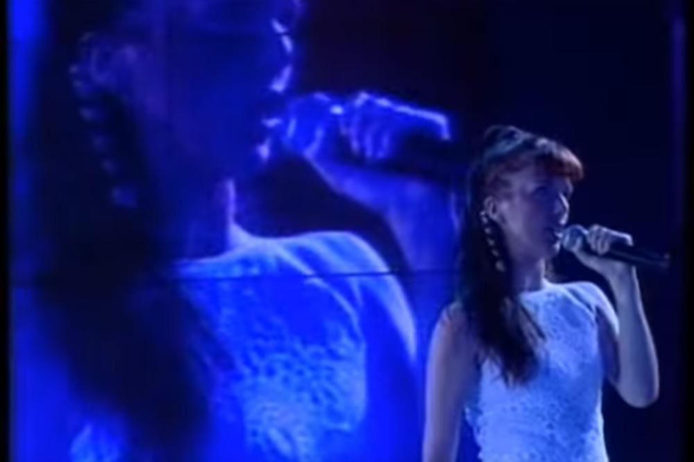 BILA JE ZVEZDA DEVEDESETIH, RAZVELA SE OD POZNATOG PEVAČA I NESTALA: Sad izgleda skroz DRUGAČIJE, evo čime se bavi