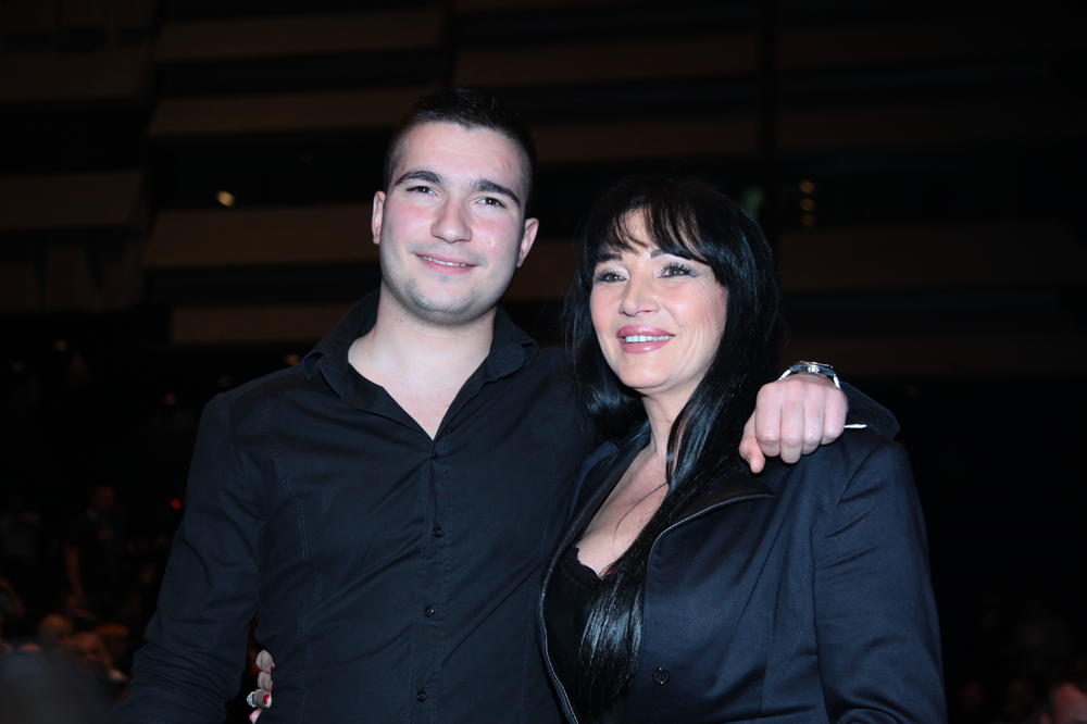 VELIKU SLAVLJE KOD ŠIJANOVIH I RODIĆA: Svi su PRESREĆNI, Bojana podelila LEPU vest, a evo ko je čestitao (FOTO)