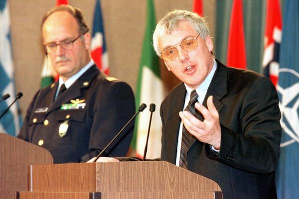 BOMBARDOVANJE JE BILO OPRAVDANO: Ovog čoveka u SRBIJI MRZE KAO ĐAVOLA, a u Prištini je HEROJ!