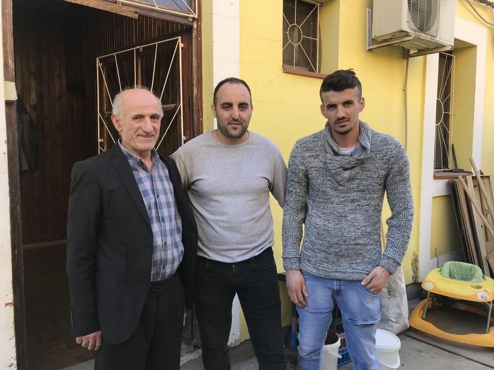 Pekari poziraju za Espreso  