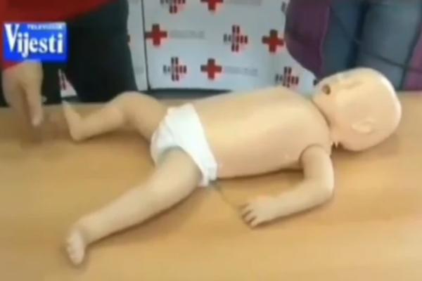 BEBO, DA LI ME ČUJETE? Ovom CRNOGORSKOM pedijatru se smeje čitav Balkan! (VIEO)