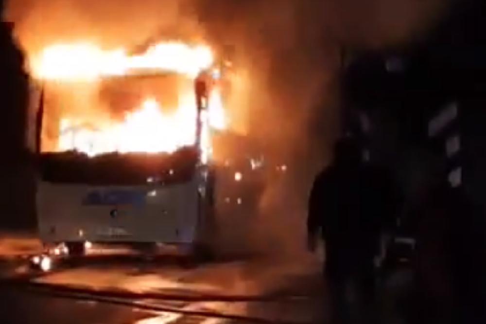 DRAMA NA PUTU KOD PRIZRENA: Zapalio se autobus koji je išao za Beograd