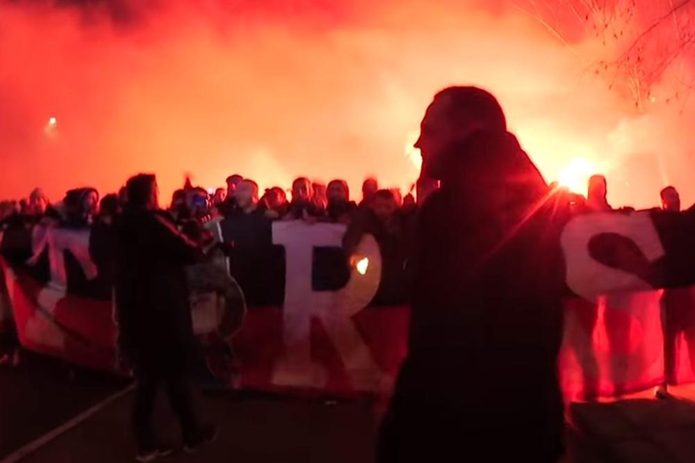 HULIGANI POD PUNOM RATNOM OPREMOM: Navijači poneli boksere i noževe na meč Lige šampiona za žene?!