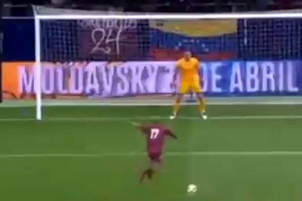 DELUJE ŠAŠAVO, ALI JE EFIKASNO: Ovo je najluđe izvođenje penala u istoriji fudbala!