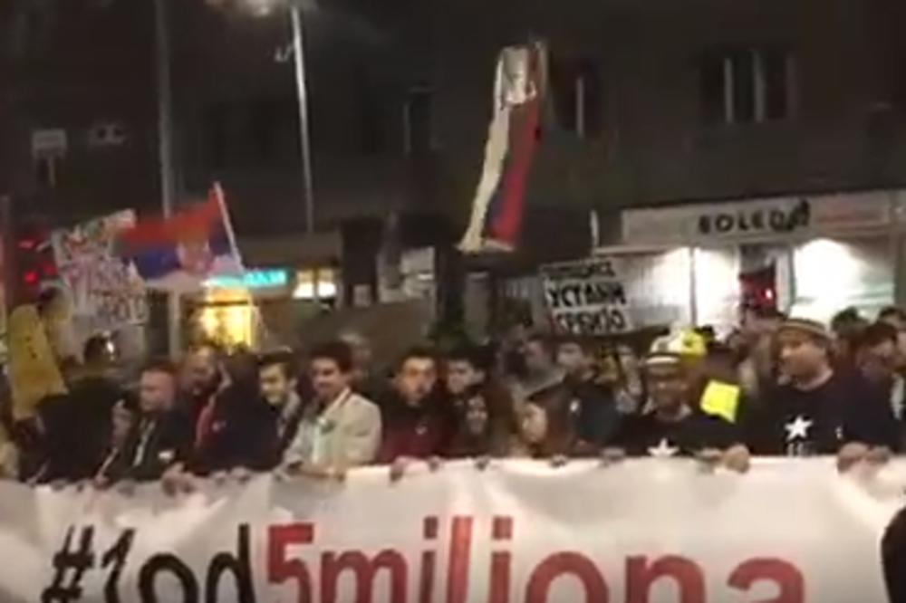PROTEST JEDAN OD PET MILIONA PO 16. PUT: Isti zahtevi i minut ćutanja za žrtve bombardovanja (VIDEO)