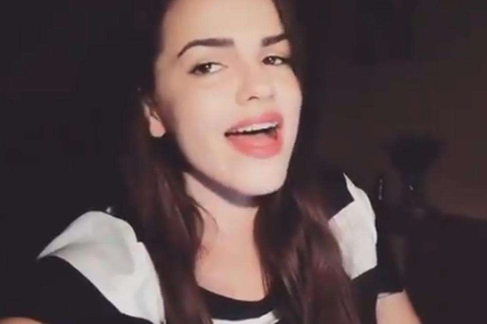 OVO JE SRBIJA, GOVORE GROBOVI RATNIKA: Patriotska pesma koju peva prelepa Srpkinja NAJEŽIĆE SVAKOG (VIDEO)