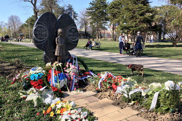 PRONAĐENA STATUA MILICE RAKIĆ! Vandali nisu uspeli da je UNIŠTE, STRAŠNO ŠTA LJUDI RADE! (FOTO)
