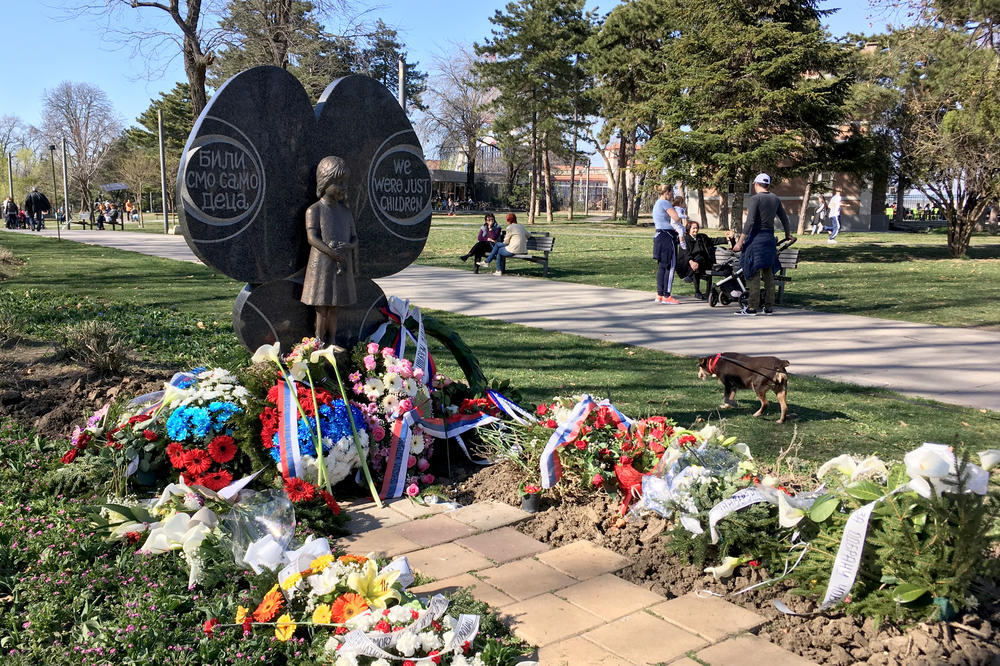 PRONAĐENA STATUA MILICE RAKIĆ! Vandali nisu uspeli da je UNIŠTE, STRAŠNO ŠTA LJUDI RADE! (FOTO)