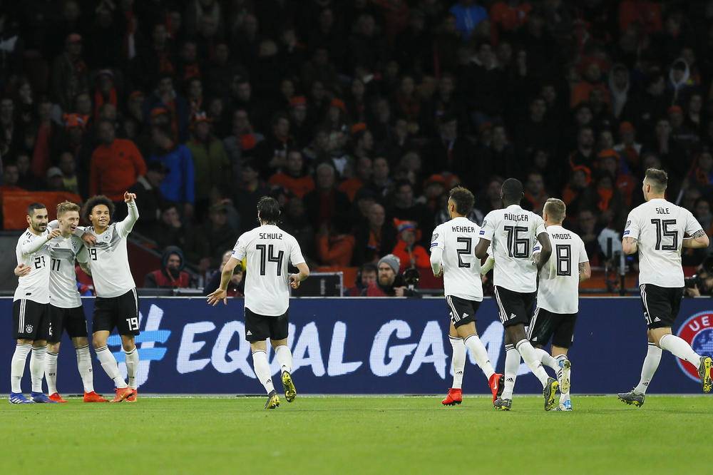 FUDBALSKI ŠOU KEVINA DE BRUJNEA: Nemačka se popela na vrh, poker Holanđana i minimalac Rusa!