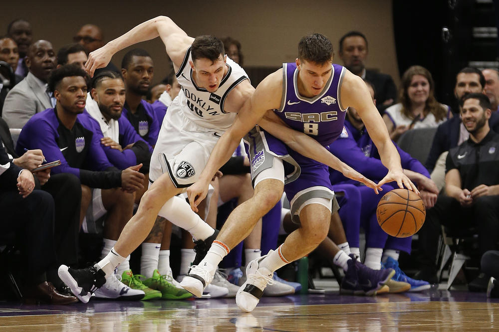 LEBRON SLOMIO UPORNE KINGSE: Bogdan je gurao Sakramento, ali protiv tripl-dabla Džejmsa i Kuzme nije mogao!