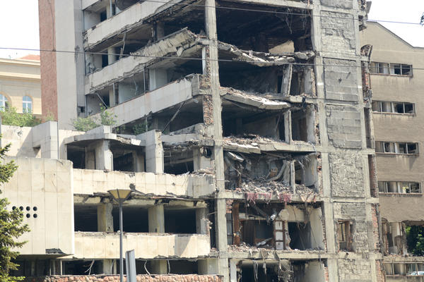 OBOREN JE NEVIDLJIVI, IDE TALAS OD 200 AVIONA! Ovako su izgledale vojne beleške IZ ČASA U ČAS, 24. marta 1999.