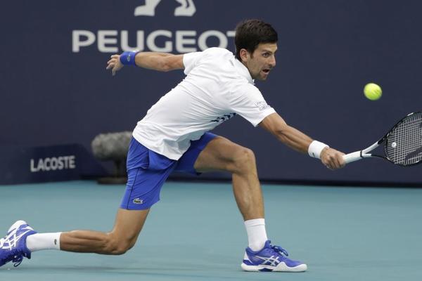 NOVAK LJUT NA SEBE: Izgubio sam fokus, povukao sam se! Morao sam bolje da igram!