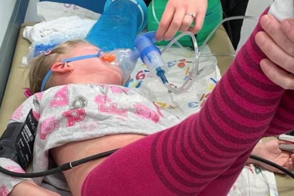 DEVOJČICA (3) DOŽIVELA ANAFILAKTIČKI ŠOK Majka sve snimila, pa objavila! Pakao je nastupio za samo nekoliko minuta!