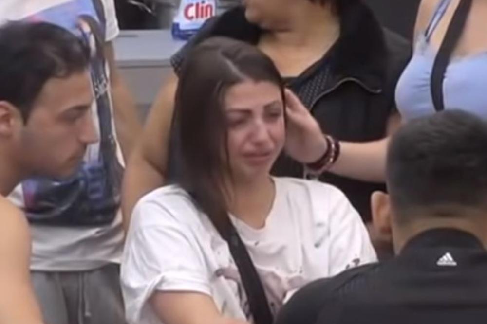 MAJA VAN SEBE NAKON KRUNIĆKINOG BURTALNOG NAPADA: Marinkovićeva drhti od STRAHA, ne može da zaustavi SUZE! (VIDEO)