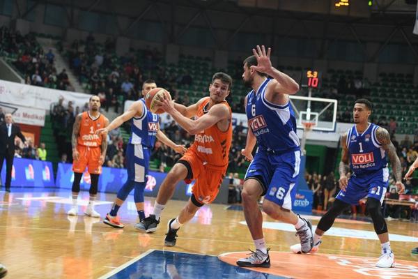 A, U ZAGREBU, KAO U BEOGRADU: Cedevita i Budućnost priredili košarkaški spektakl u polufinalu ABA lige!