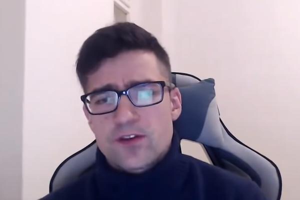 MASOVNI UBICA SA NOVOG ZELANDA MU JE SLAO NOVAC! Ovaj mladić promoviše OPASNE IDEJE, a živi u zemlji blizu Srbije