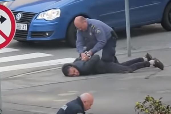 JURILI SU IH KROZ GRAD A ONDA OKRUŽILI: Snimljena neverovatna POTERA u balkanskom gradu, evo ko su bili osumnjičeni