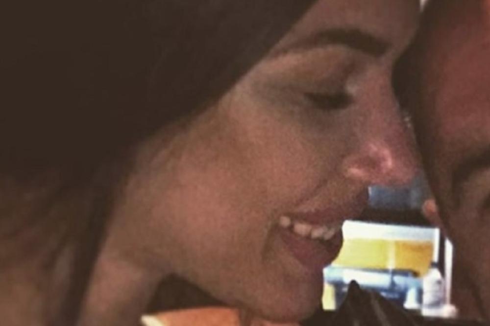 BIVŠA MODELSICA I UČESNICA RIJALITIJA POKUŠALA DA SE UBIJE! Otac je ZLOSTAVLJAO, sada je ona majka i IZGLEDA OVAKO