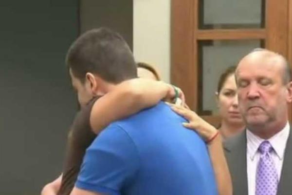 Način na koji vas muškarac grli otkriva njegove PRAVE NAMERE: Jedan je ozbiljan znak za uzbunu