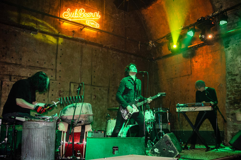 ZAVRŠEN TREĆI KONTAKT: Preko 15.000 ljudi na manifestaciji