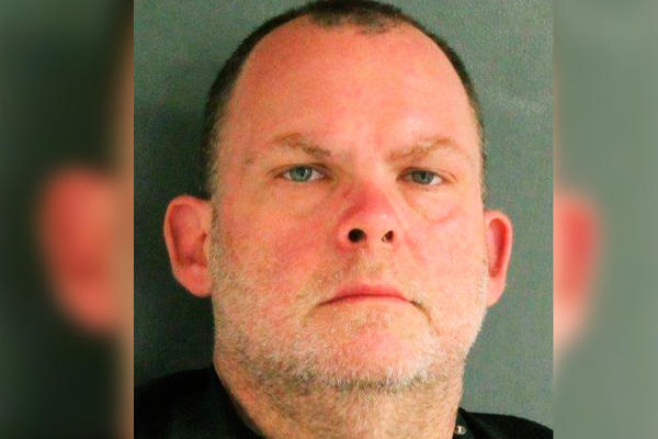 SKRNAVIO LEŠ SVOJE POKOJNE MAJKE! Pronašao je mrtvu, pa uvio telo u ciradu, ali to nije sve! (FOTO)