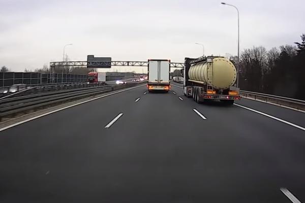 SRUŠIO SE DEO MOSTA NA AUTO-PUTU KOD JAGODINE: Zatvorena BRZA TRAKA ka Beogradu