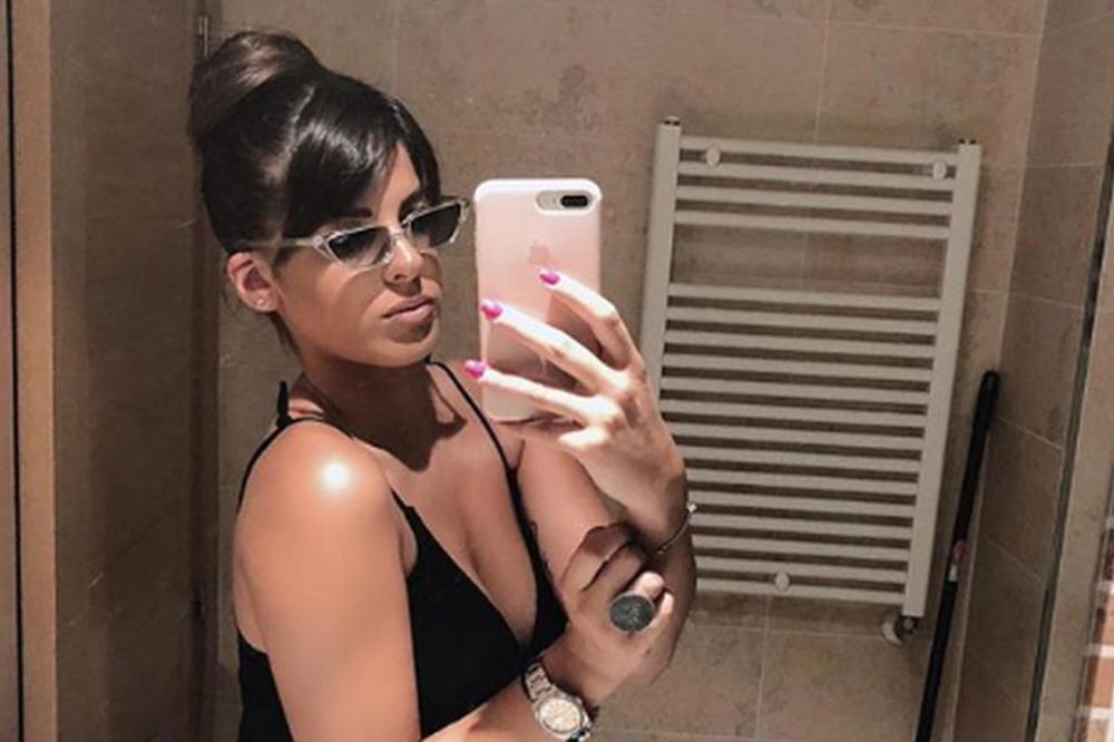 ORAO PAO NA BOMBASTIČNU NOVINARKU: Krije je od svih, a ona je prelepa! Ko je devojka srpskog reprezentativca?!