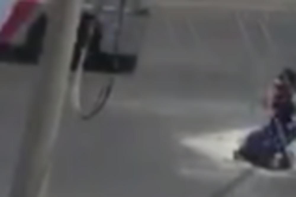 PRELAZIO JE ULICU GDE NE TREBA: Zato mu se desilo nešto UŽASNO! (VIDEO)