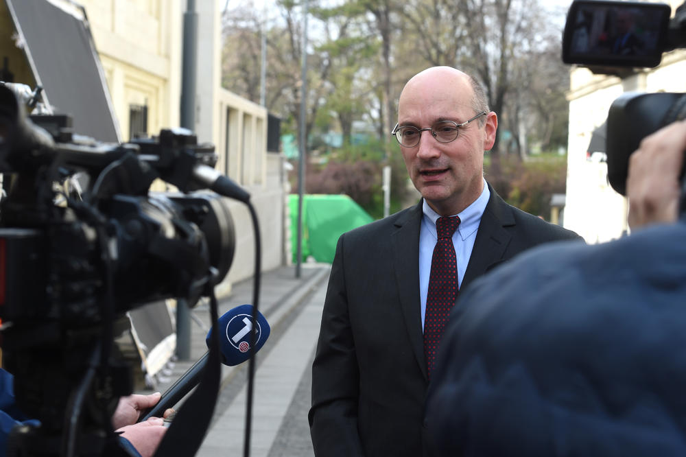 Francuski ambasador na snimanju  