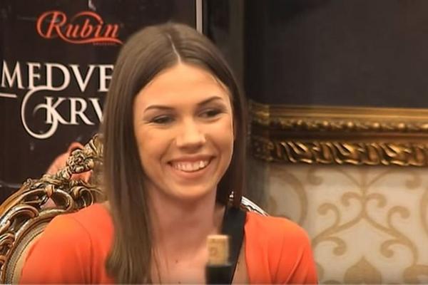 MILIJANI SE UDVARAJU MLADI I ZGODNI UKUĆANI: Milojko odmah regovao, a evo da li im je ona ODOLELA! (FOTO)