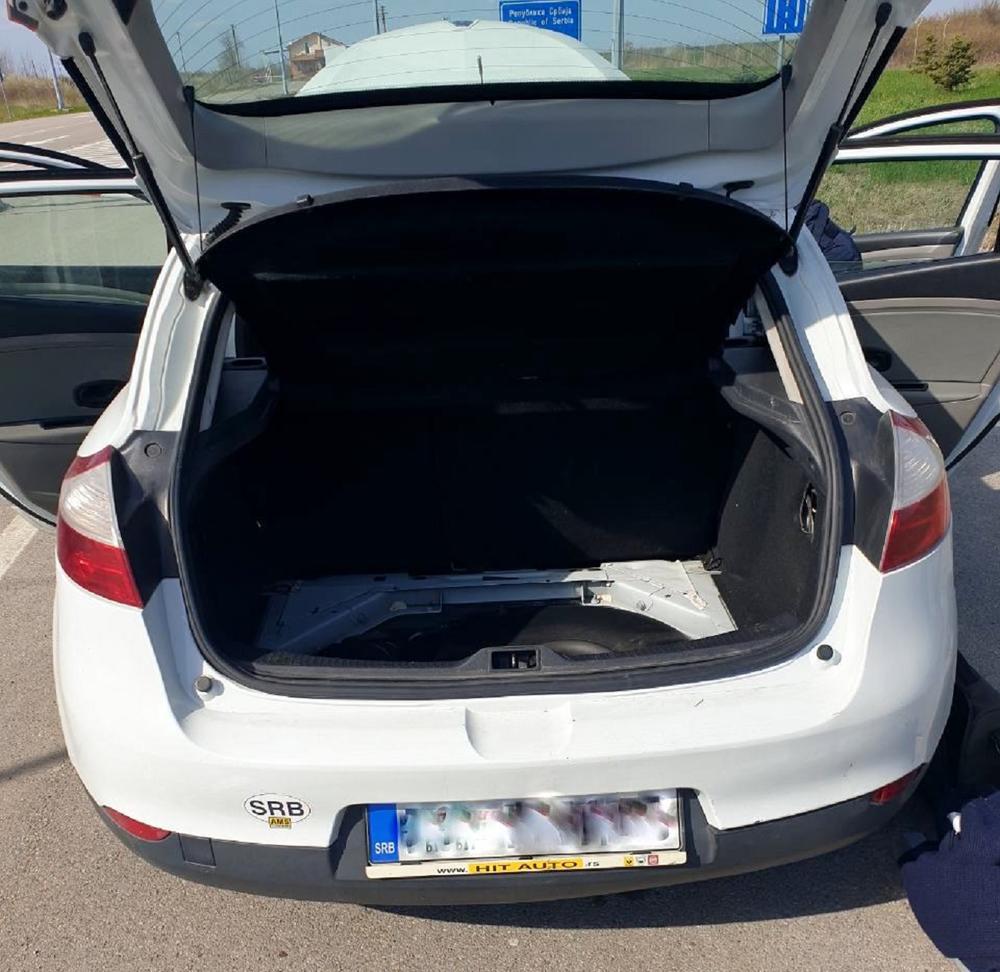 Automobil u kome su pronađeni narkotici  