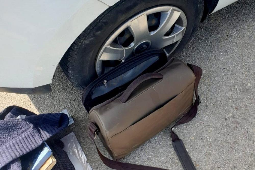 KAKO MU JE STALO? Beograđaninu u TORBI ZA LAPTOP NAŠLI KILOGRAME DROGE, ovo je ARSENAL koji je imao (FOTO)