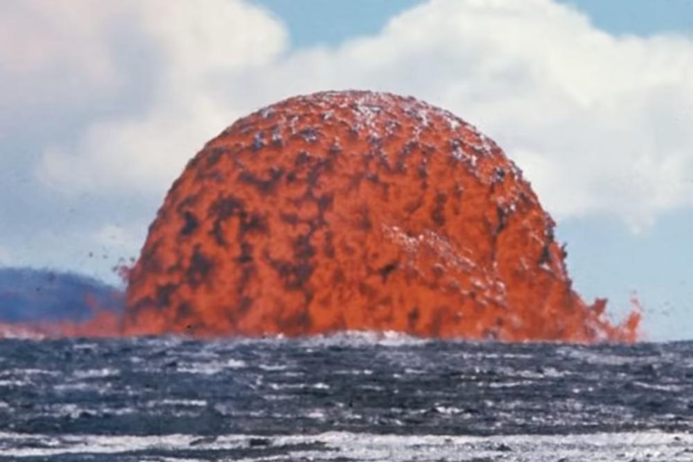 PROCURIO SNIMAK ČUDA U PACIFIKU: Posle pola veka objavljena fotografija vatrene kugle visoke 20 metara! (VIDEO)