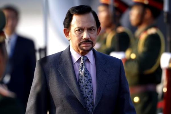 UVEDENA SMRTNA KAZNA ZA HOMOSEKSUALCE: Po NOVOM ZAKONU im sledi kamenovanje i bičevanje DO SMRTI!