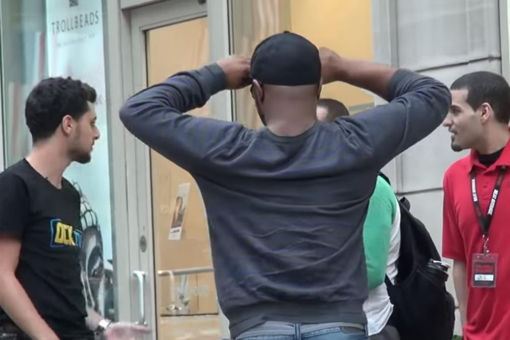 UDARAO JE I VUKAO ŽENU NASRED ULICE: Ali onda se desilo nešto što vraća veru u ljude! (VIDEO)