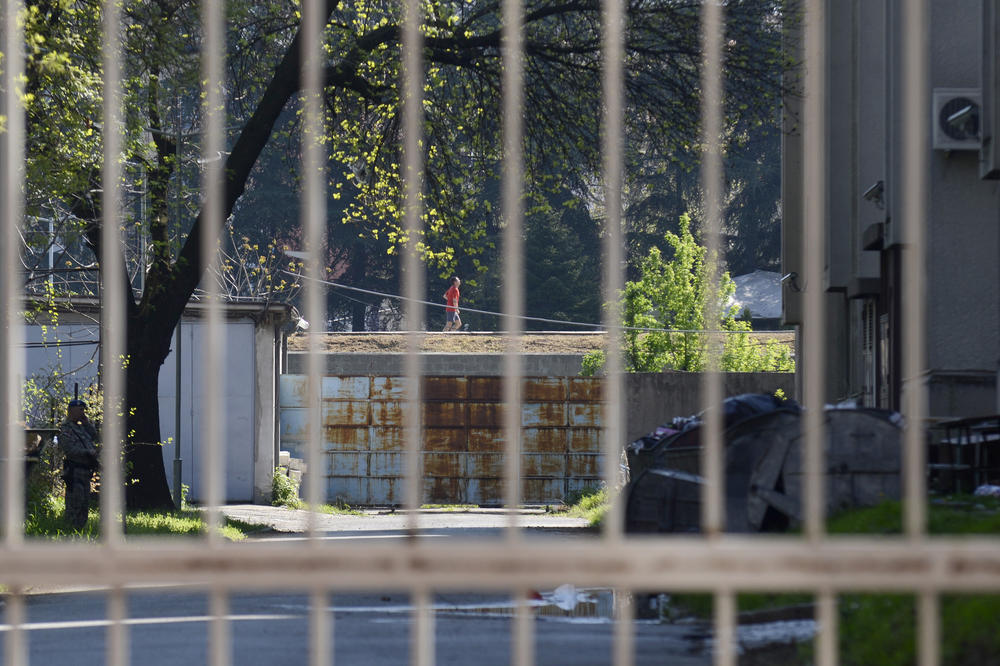 DRAGUTIN JE KOMŠIJI RAZNEO GLAVU, PA SA PUŠKOM NA RAMENU OTIŠAO U POLICIJU: Veštaci su sad dokazali nešto strašno