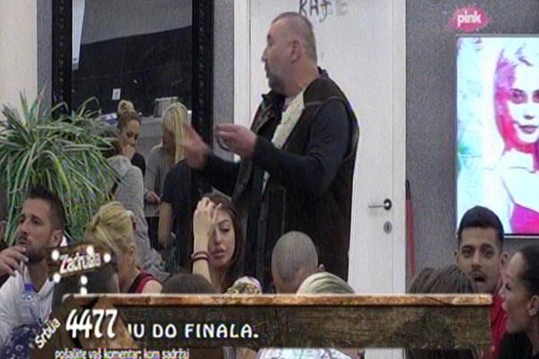 MIKI TEŠKO PONIZIO STANIJU: Ispada ti ***a, a pričaš da ti nedostaje dečko!