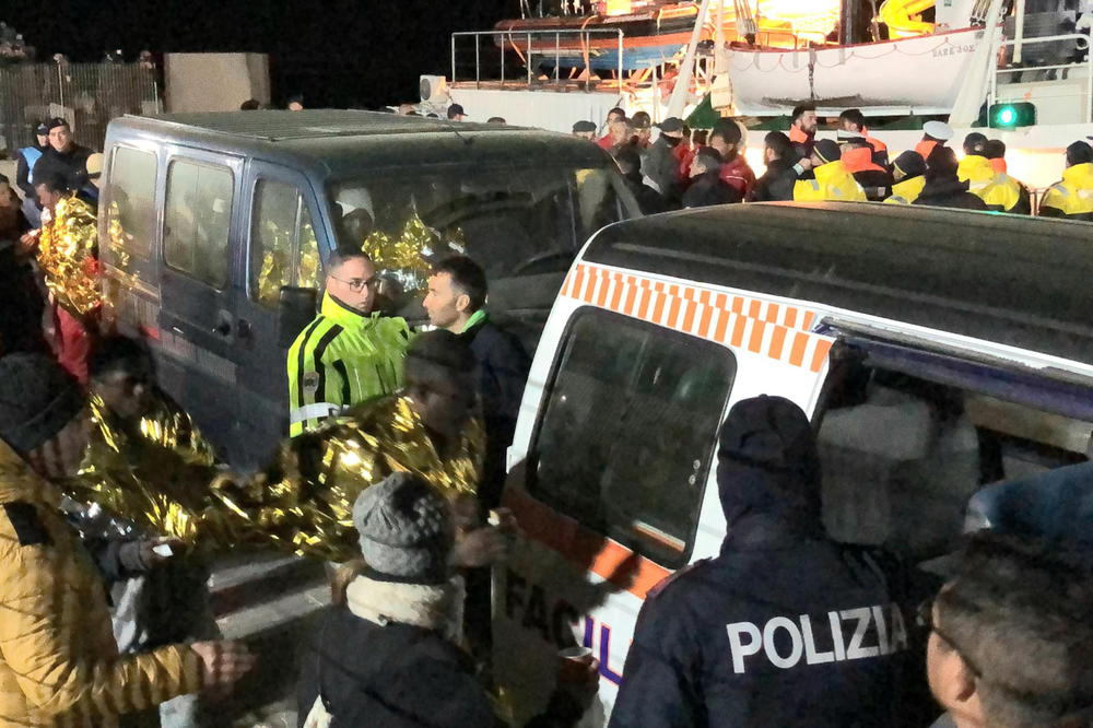 OTELI BROD KOJI IH JE SPASAO I NAREDILI MU DA PLOVI ZA MALTU! Migrante su tamo sačekale specijalne snage