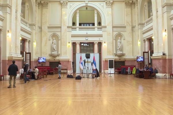 SKUPŠTINA SRBIJE: Završena načelna rasprava o zakonu o švajcarcima