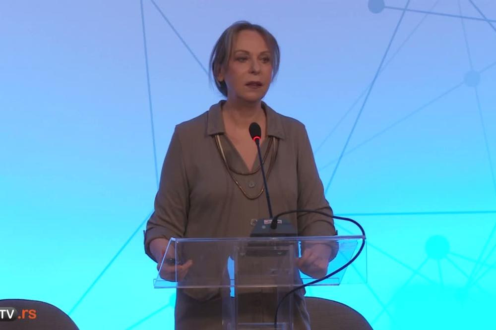 ZAŠTO JE DANICA POPOVIĆ DOBILA JAVNU OPOMENU BEOGRADSKOG UNIVERZITETA? Doslovno je preuzela ČAK 150 STRANA PREVODA!