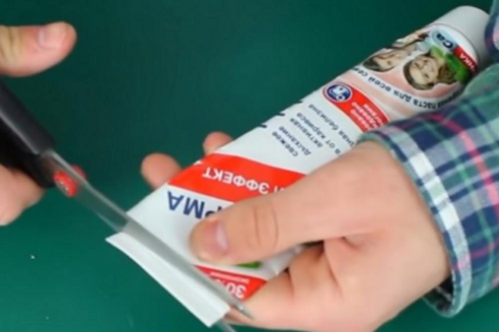 ISEKAO je dno paste za zube i dobio nešto GENIJALNO što ćete koristiti svaki dan (VIDEO)