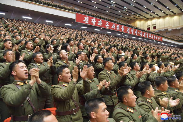 VELIKO SLAVLJE U SEVERNOJ KOREJI: Građani obeležili 109. rođendan osnivača zemlje, najvažniji državni praznik!