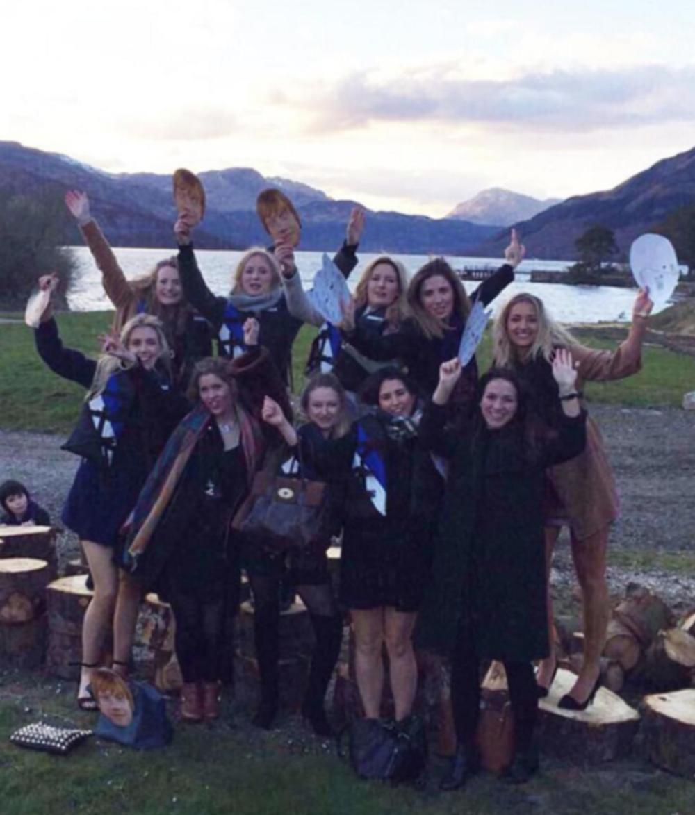 U levom uglu je dečak koga nisu videle  